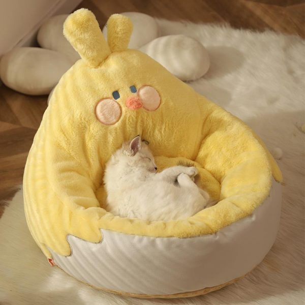 Semi-surrounding chicken cuddling nest, safe cat bed for kittens