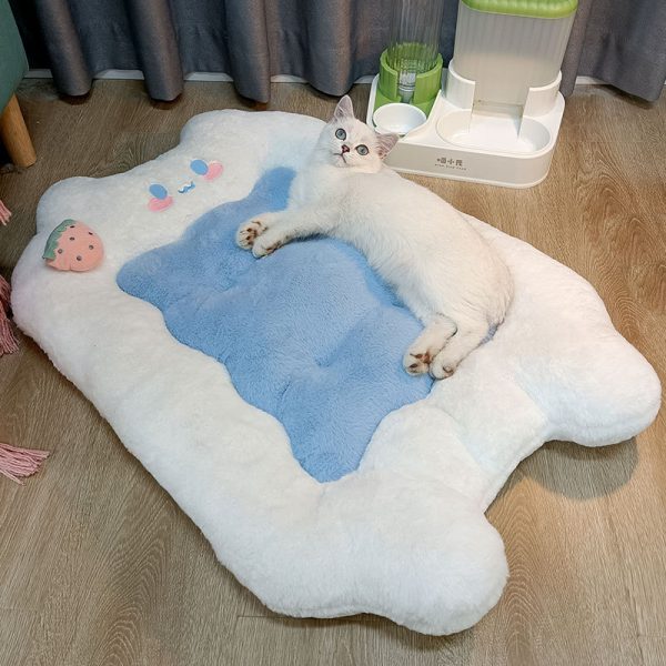 Cute soft cloud experience pet sleeping mat for cats and dogs